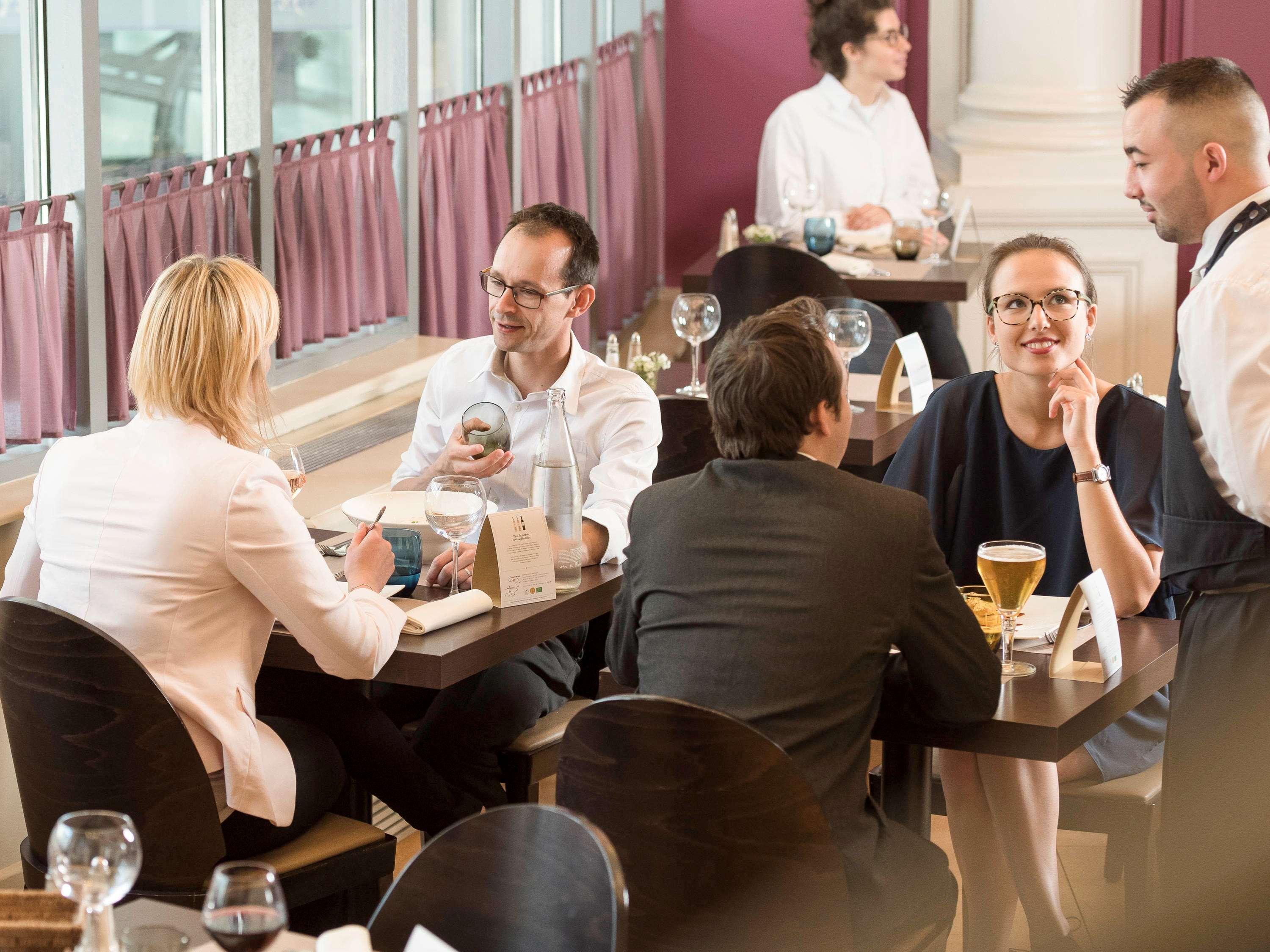 Mercure Lille Roubaix Grand Hotel Exterior photo