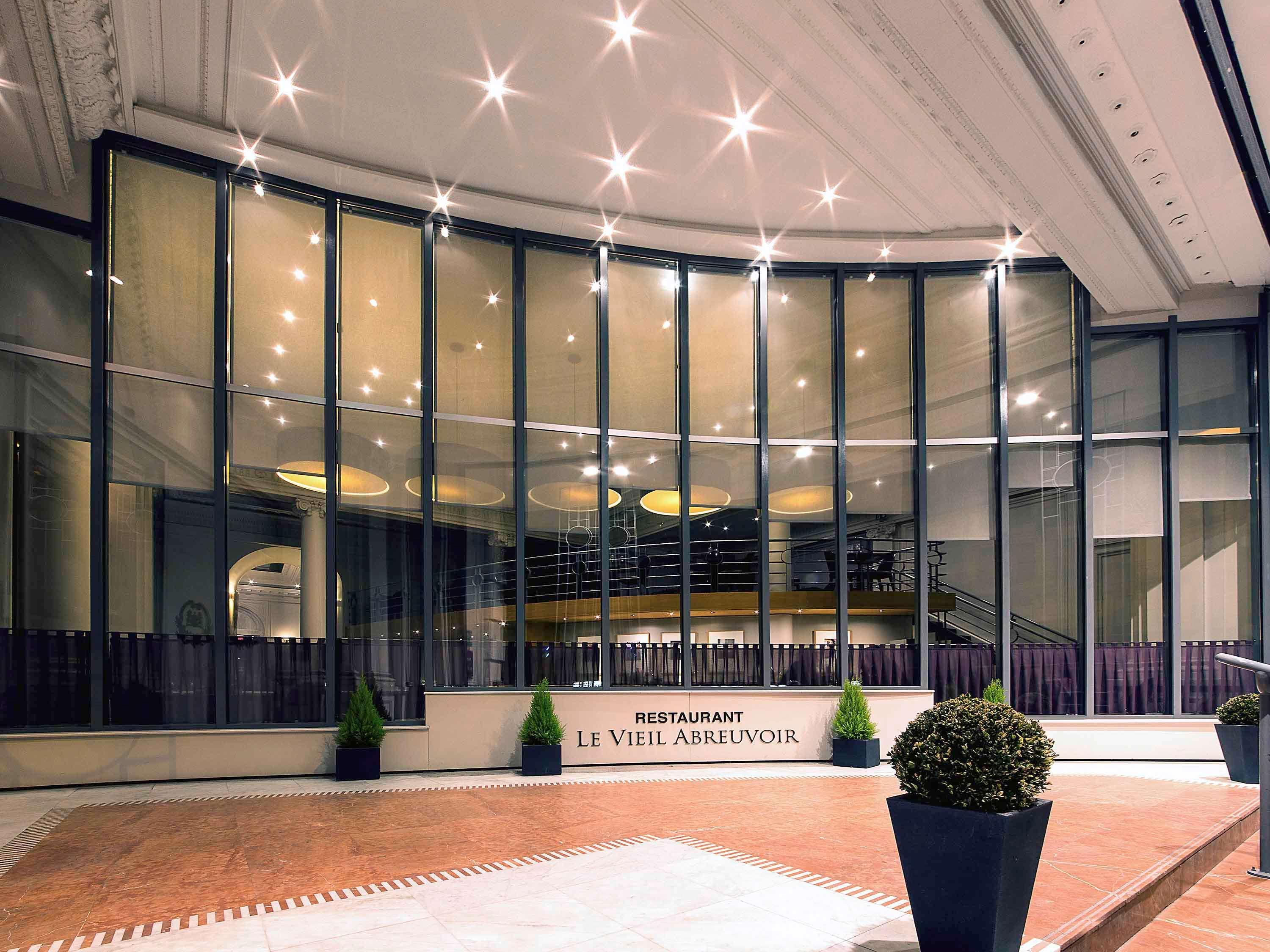 Mercure Lille Roubaix Grand Hotel Exterior photo