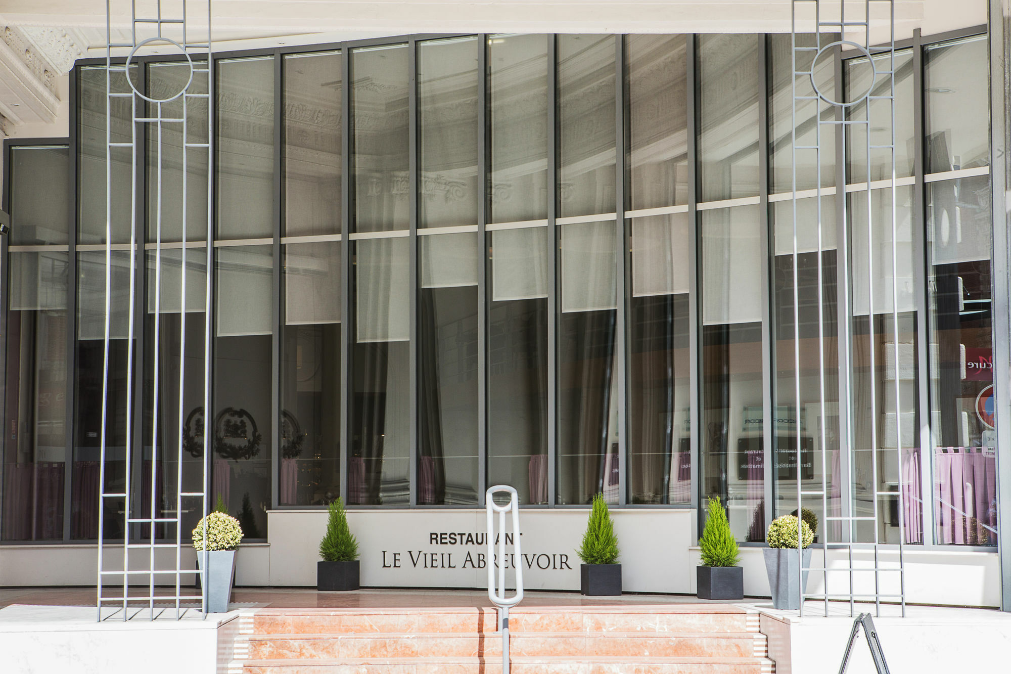 Mercure Lille Roubaix Grand Hotel Exterior photo